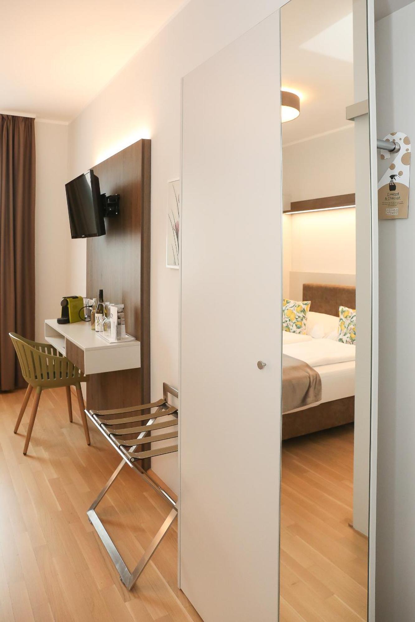 23-Hotel Schwadorf bei Wien Bagian luar foto
